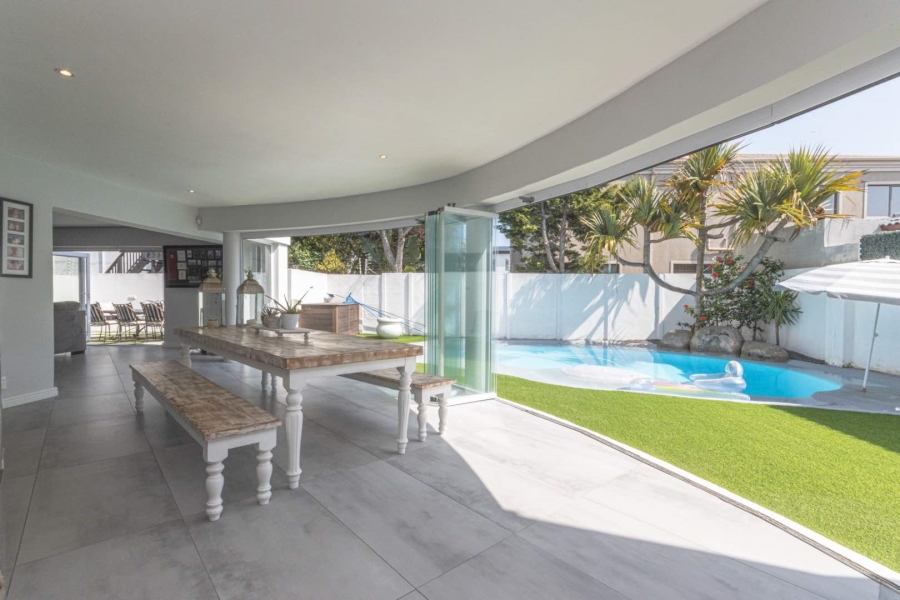 5 Bedroom Property for Sale in Sunset Beach Western Cape